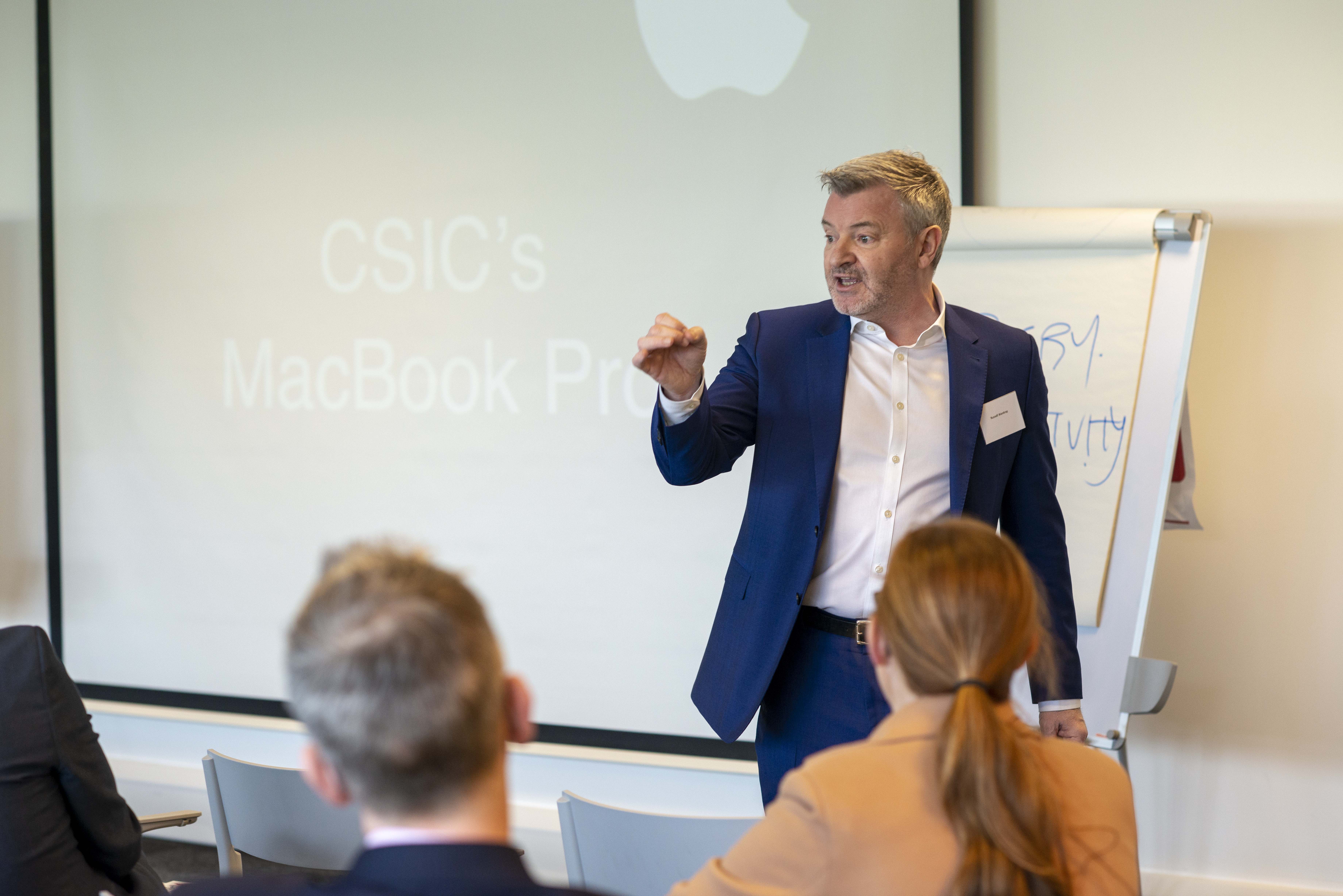 devine-16.jpg?center=0.3725,0